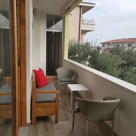Happy Summertime On 105m2 Makarska