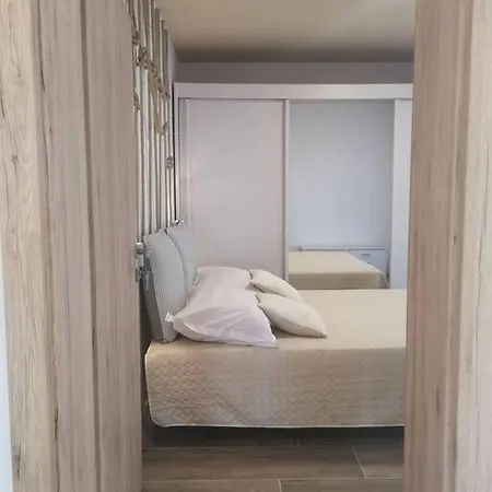 Apartment Happy Summertime On 105m2 Makarska